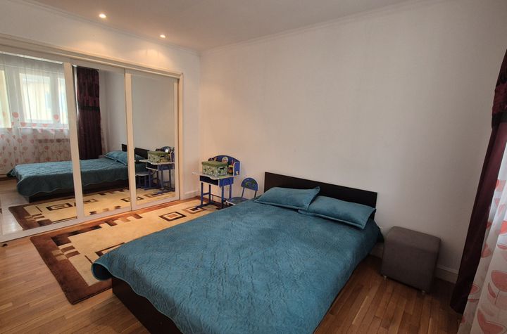 Apartament 3 camere de vanzare TARGU-JIU - Gorj anunturi imobiliare Gorj