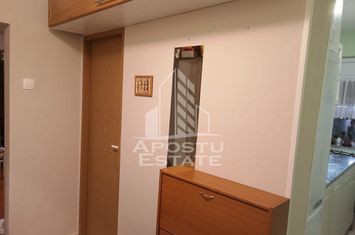 Apartament cu 3 camere, etaj intermediar, zona Circumvalatiunii anunturi imobiliare Timis