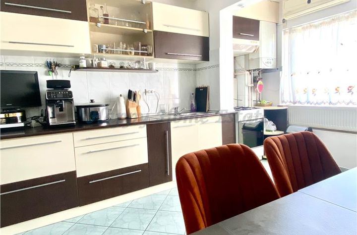 Apartament 2 camere de vanzare INTRE LACURI - Cluj anunturi imobiliare Cluj