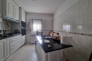 Apartament 4 camere de vanzare BACAU - Bacau anunturi imobiliare Bacau