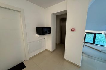 Inchiriere camera 28mp cladire de birouri D+P+3+M lift Titulescu Piata Victoriei anunturi imobiliare Bucuresti