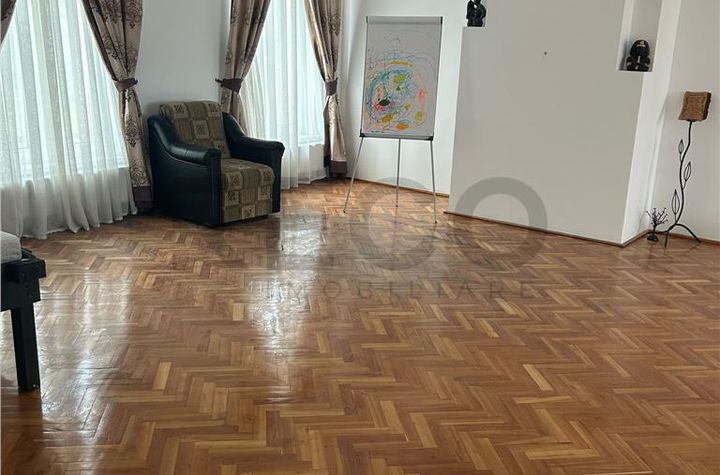 Casă - 7 camere de inchiriat CENTRAL - Bihor anunturi imobiliare Bihor