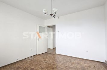Apartament doua camere cu boxa zona Astra anunturi imobiliare Brasov