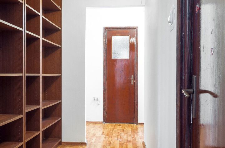 1 Decembrie metrou vanzare apartament 3 camere anunturi imobiliare Bucuresti