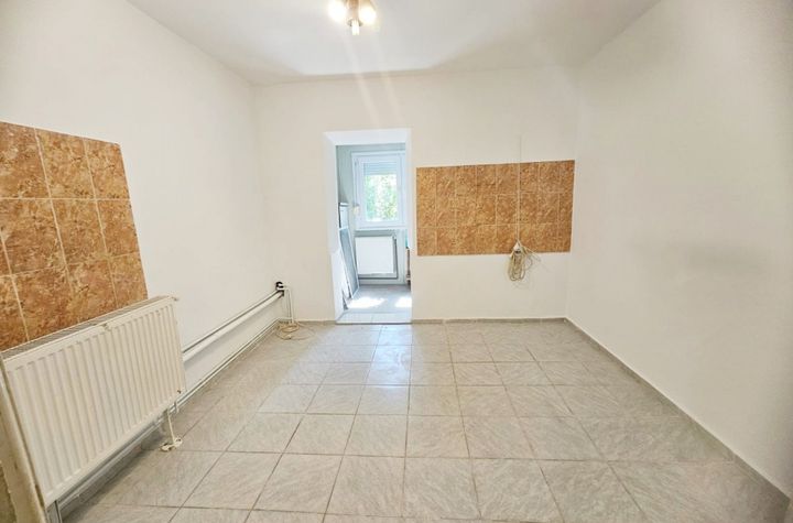 Apartament 3 camere de vanzare TIMISOARA - Timis anunturi imobiliare Timis