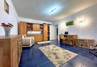 108.000 €, Garsonieră