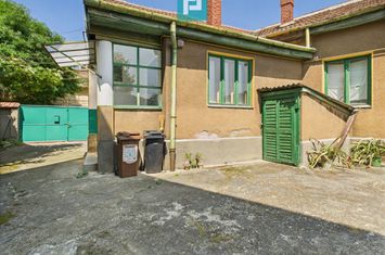 Casă cu 3 camere în cartierul Pârneava anunturi imobiliare Arad