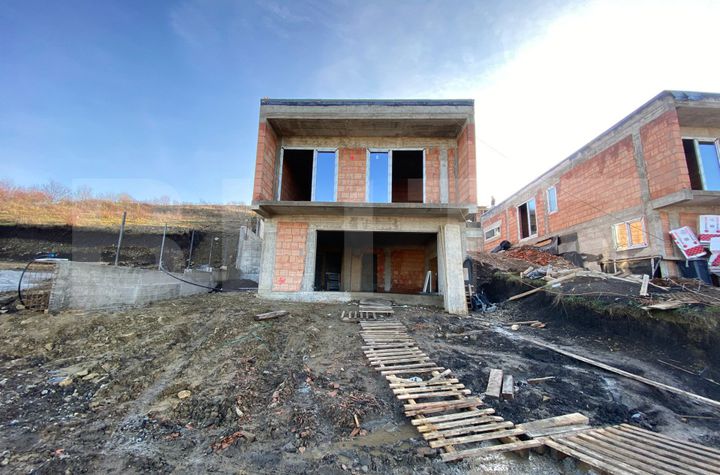 Casă - 4 camere de vanzare DEZMIR - Cluj anunturi imobiliare Cluj