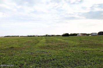 Tunari - Zona cu potential, 57.300 mp, intravilan, deschidere 94 ml anunturi imobiliare Bucuresti