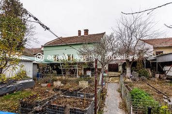 Casă în zonă liniștită, lângă Malul Mureșului cu 750 mp de teren anunturi imobiliare Arad