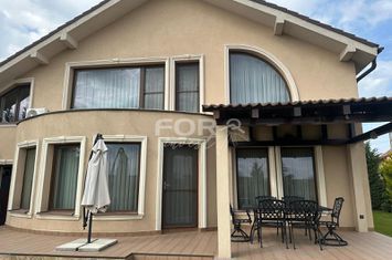 Vilă elegantă de vânzare în Oradea anunturi imobiliare Bihor