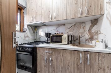 Garsoniera conf 1 - renovata complet - Vlaicu, Lebada - COMISION 0 anunturi imobiliare Arad