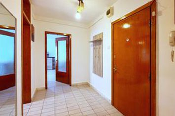 Sector 3 - Unirii apartament 2 camere decomandat et 1/4 bloc 1996 anunturi imobiliare Bucuresti