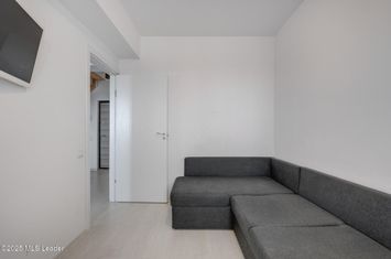Apartament unic cu etaj, baie matrimoniala si balcon generos anunturi imobiliare Bucuresti
