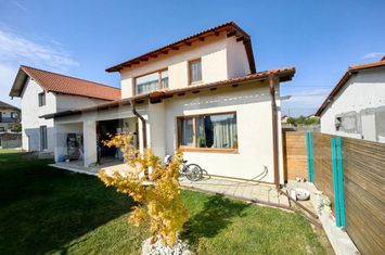 Vilă - 4 camere de vanzare ALBA IULIA - Alba anunturi imobiliare Alba