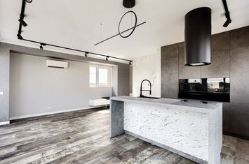 Închiriere apartament de lux în Arad zona ultracentrală anunturi imobiliare Arad