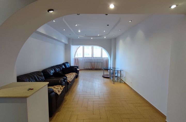 Apartament 4 camere de inchiriat TROCADERO - Constanta anunturi imobiliare Constanta