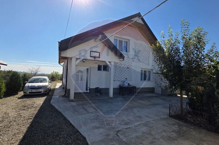 Casă / Vilă cu 4 camere de vânzare anunturi imobiliare Vaslui