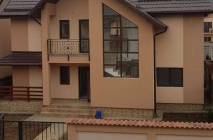 Casă - 4 camere de vanzare CRAIOVA - Dolj anunturi imobiliare Dolj