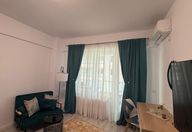 450 €, Garsonieră