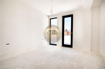 Apartament 3 camere de vanzare ULTRACENTRAL - Bihor anunturi imobiliare Bihor