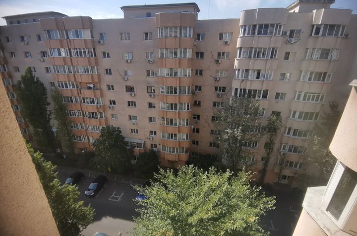 Apartament 4 camere de vanzare BUCURESTI - Bucuresti anunturi imobiliare Bucuresti