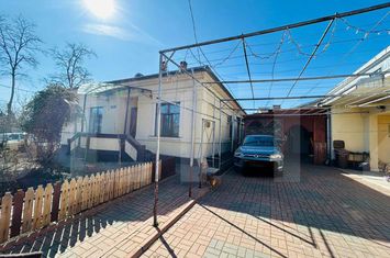 Casă - 5 camere de vanzare BOTOSANI - Botosani anunturi imobiliare Botosani