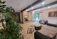 3.000.000 €, Spațiu comercial