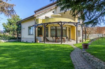 Vilă - 5 camere de vanzare CLUJ-NAPOCA - Cluj anunturi imobiliare Cluj