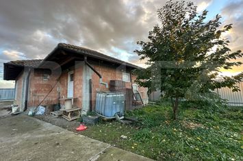 Casă - 4 camere de vanzare VETIS - Satu Mare anunturi imobiliare Satu Mare
