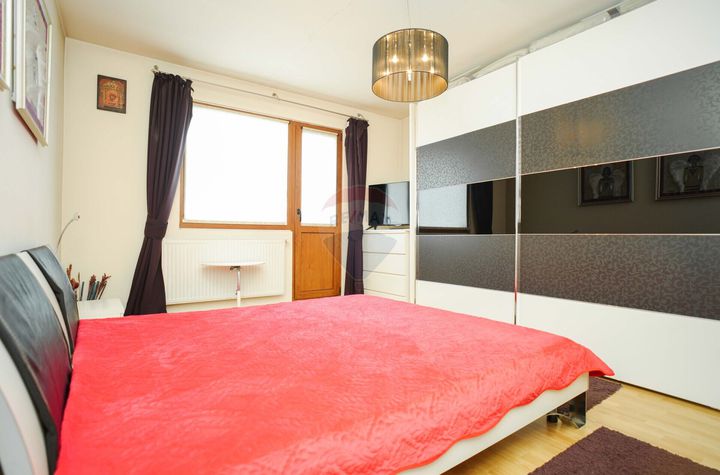 Apartament 3 camere pe stada Păcurari anunturi imobiliare Iasi