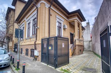 Piata Pache Protopopescu - Casa cu 11 camere si doua locuri de parcare anunturi imobiliare Bucuresti