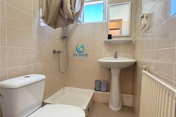 Apartament 3 camere de vanzare FLORILOR - Brasov anunturi imobiliare Brasov