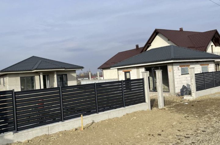 Casă - 5 camere de vanzare VOLOVAT - Suceava anunturi imobiliare Suceava