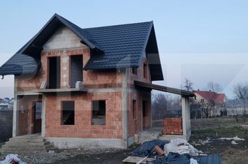 Casă - 4 camere de vanzare SUCEAVA - Suceava anunturi imobiliare Suceava