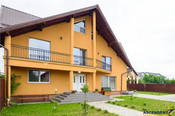 Casă - 7 camere de vanzare EXTERIOR EST - Brasov anunturi imobiliare Brasov