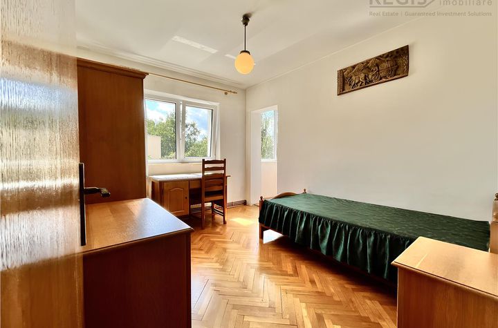 Apartament 4 camere de vanzare TRACTORUL - Brasov anunturi imobiliare Brasov