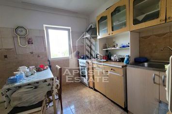Apartament 2 camere 2 balcoane zona Aradului anunturi imobiliare Timis