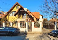 325.000 €, Casă