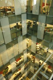Bucureşti, cea mai mare scădere în Europa a randamentului la birouri şi retail la sfârşitul lui 2010