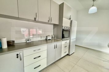 Vilă - 14 camere de vanzare CLUJ-NAPOCA - Cluj anunturi imobiliare Cluj