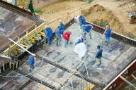 Scăderea preţurilor materialelor de construcţii a ieftinit casele cu 15%