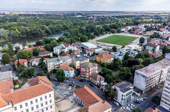 Apartament cu 4 camere LUX, zona Gloria – Pedagogic – Malul Mureșului anunturi imobiliare Arad