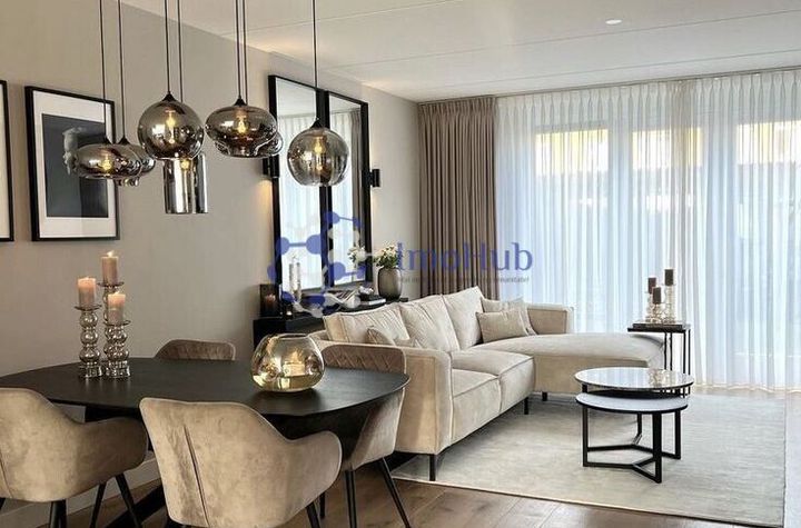 Apartament cu 2 camere, decomandat, etaj 3, 65mp, 106.000 euro anunturi imobiliare Iasi