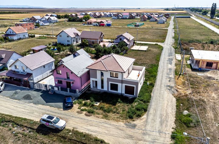 Casă premium semi-finisată de vânzare Curtici, cartier nou Comision 0 anunturi imobiliare Arad