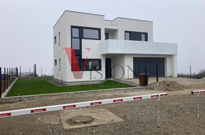 Casă - 4 camere de vanzare EXTERIOR EST - Cluj anunturi imobiliare Cluj