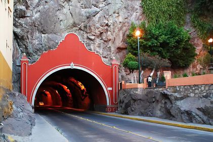 Top 10 – Cele mai lungi tuneluri rutiere din lume