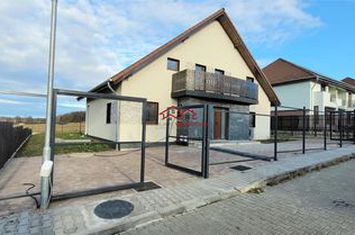 Vilă - 4 camere de vanzare PERIFERIE - Sibiu anunturi imobiliare Sibiu