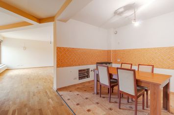 Casă - 10 camere de vanzare BORS - Bihor anunturi imobiliare Bihor