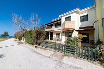 Casă 310 mp în Skala Rachoniou, 80 metri de mare anunturi imobiliare Grecia